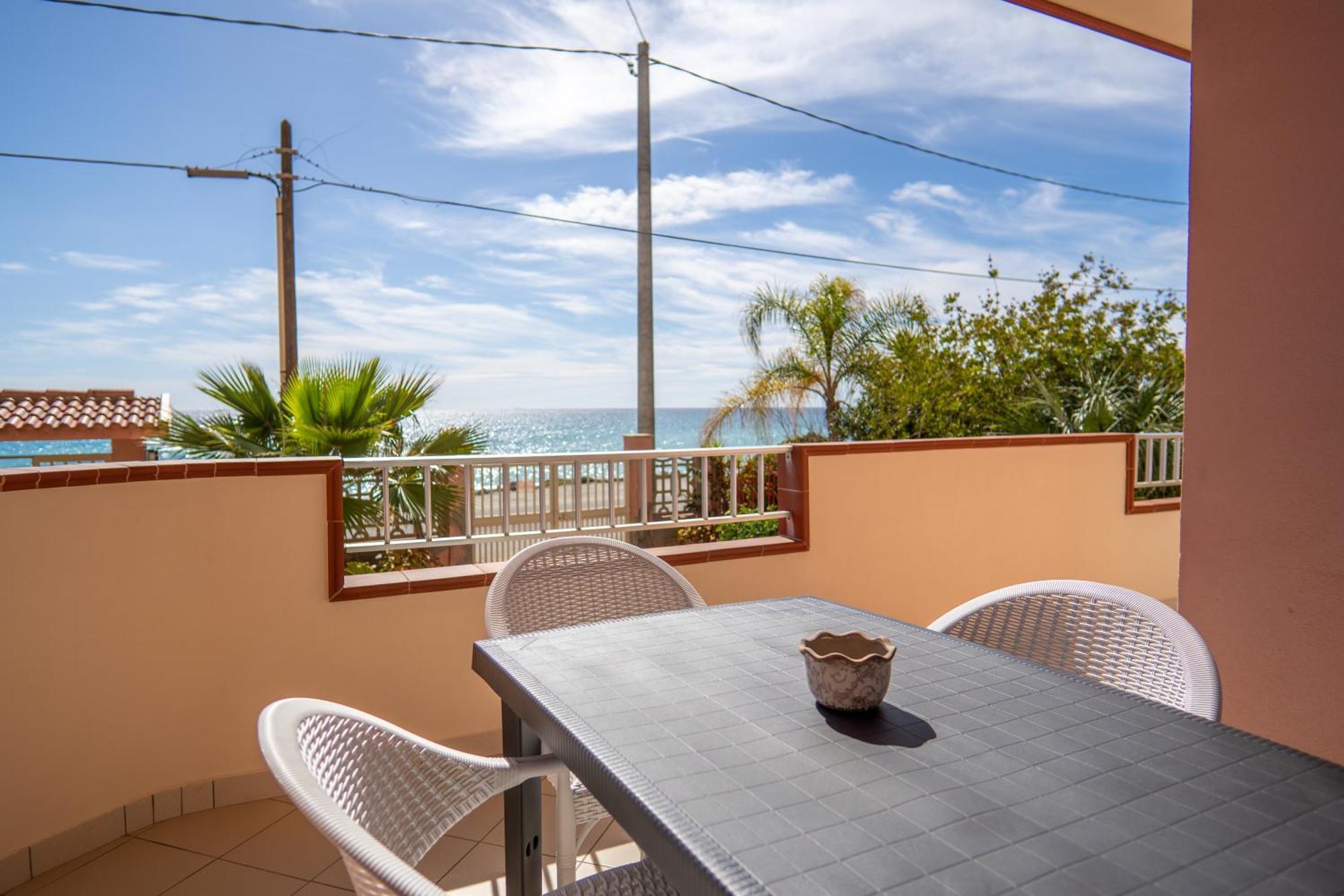 Casa Erika Apartment Bova Marina Bagian luar foto