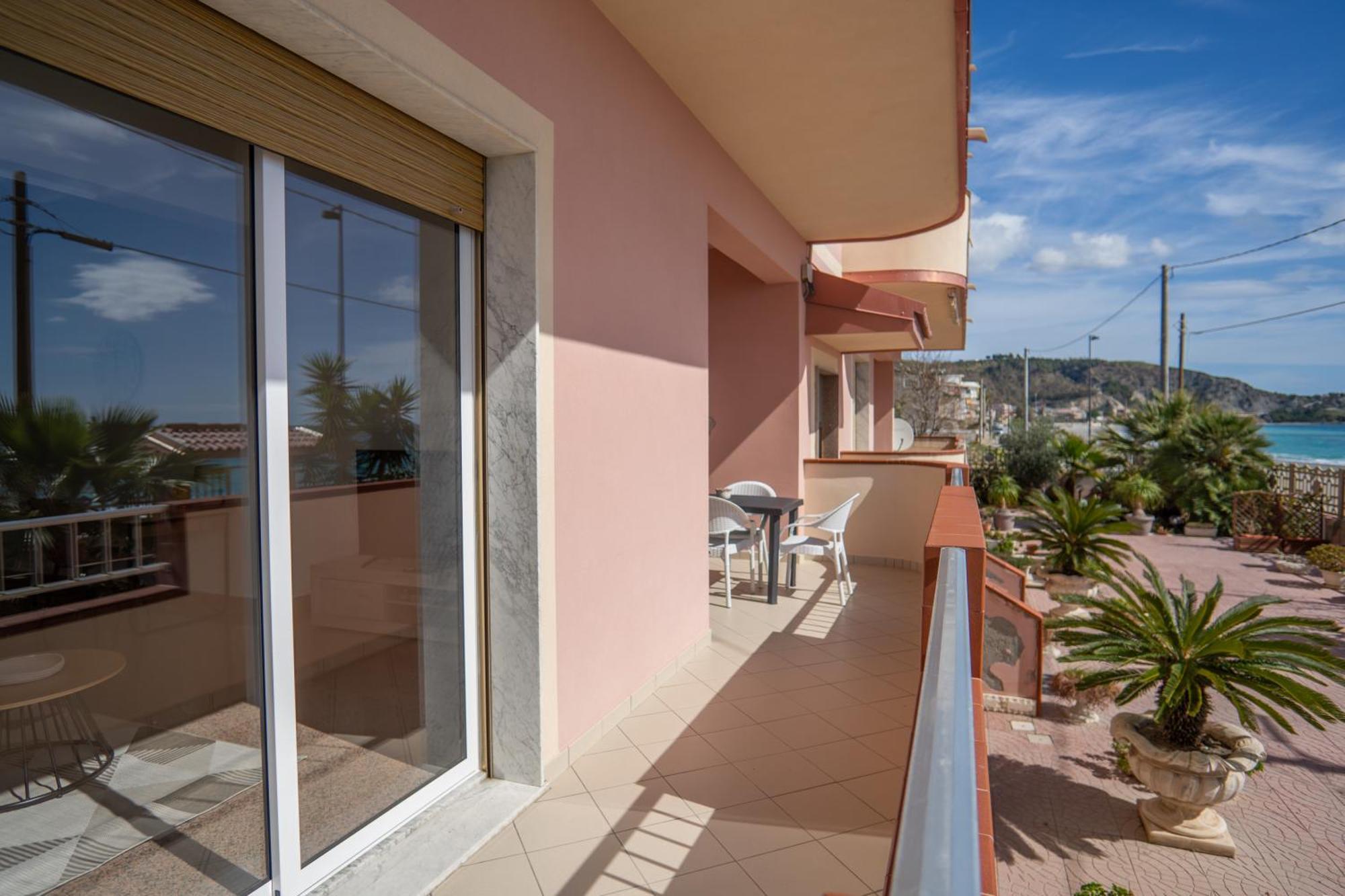 Casa Erika Apartment Bova Marina Bagian luar foto