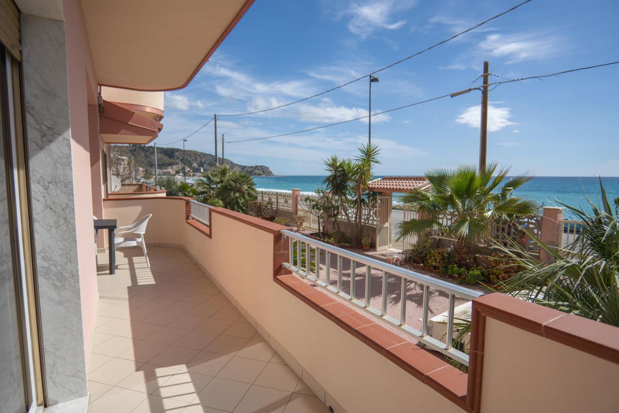 Casa Erika Apartment Bova Marina Bagian luar foto